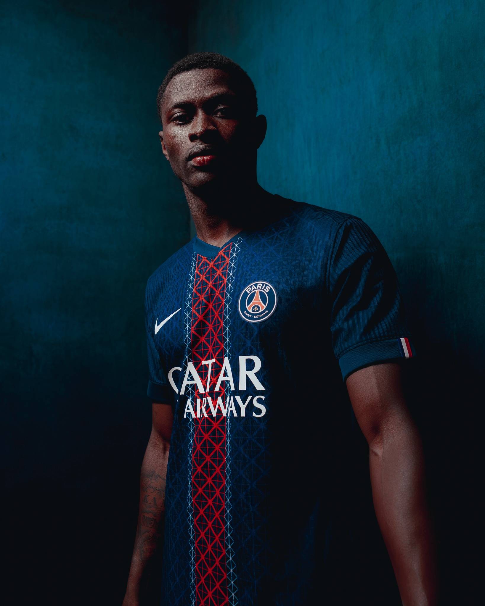 詹姆斯末节怒砍12分！雷迪克：他为湖人注入了强心剂