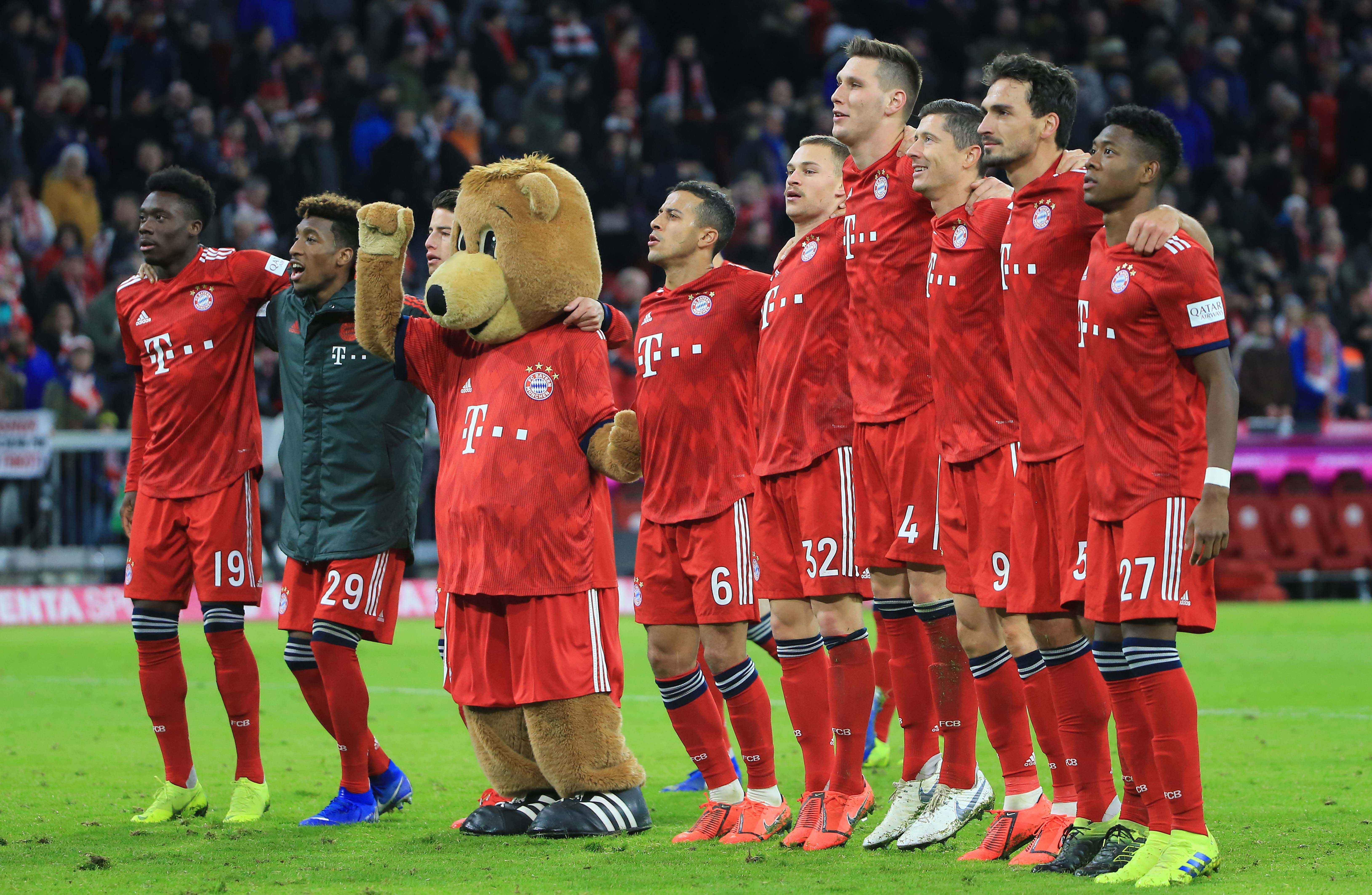 埃弗顿后卫禁区疑似手球，裁判未吹点球正确吗？