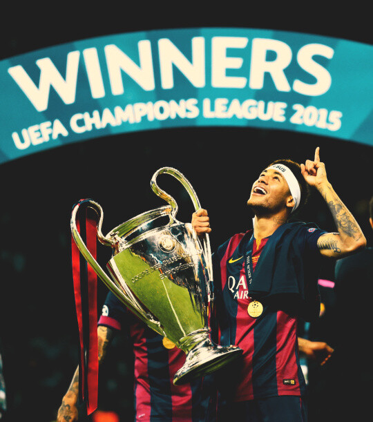 足球国足归化球员表现稳健，获媒体点赞